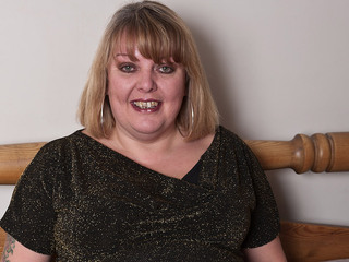 British lady shows her naughty side
