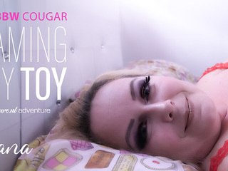Ohana is a 42 year old blonde bbw cougar who loves to play with her pink vibrating toy